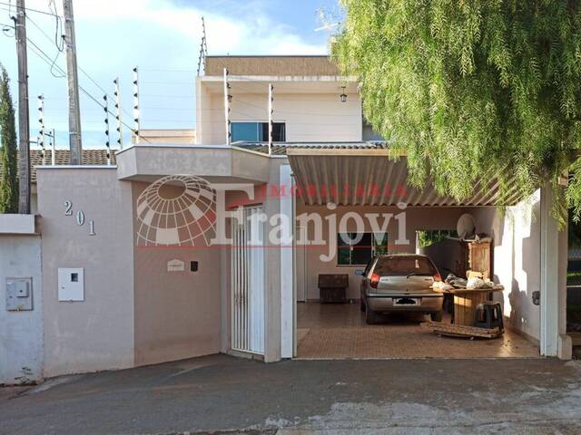 #389 - Sobrado para Venda em Arapongas - PR - 2