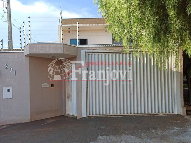 #389 - Sobrado para Venda em Arapongas - PR - 1