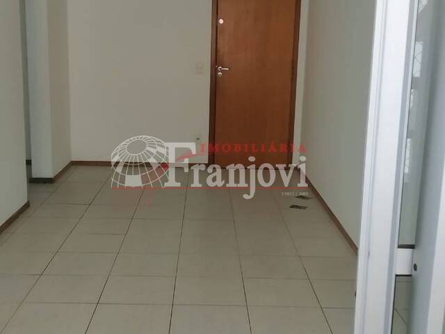 Apartamento para Venda em Londrina - 4