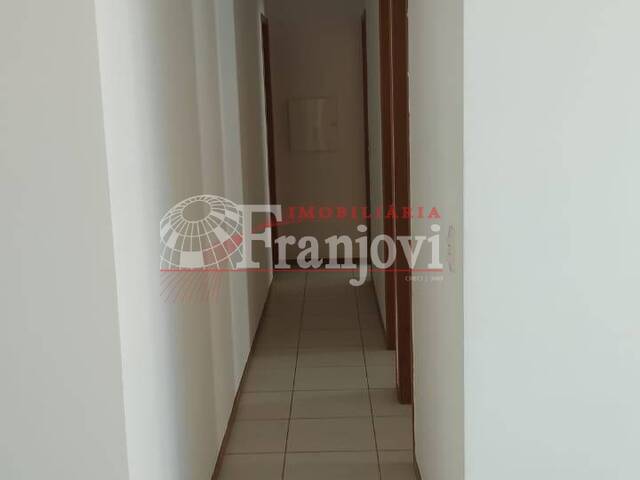 Apartamento para Venda em Londrina - 5