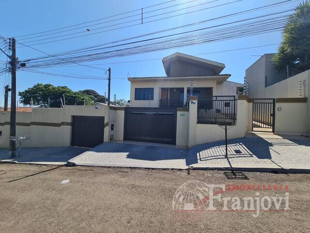 #649 - Casa para Venda em Arapongas - PR