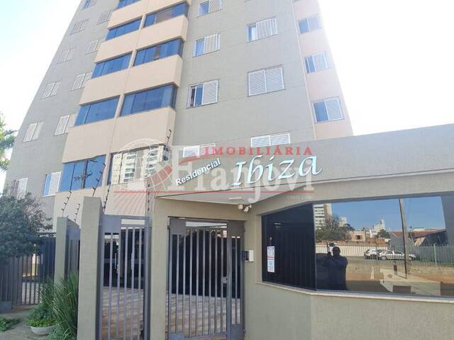 #111 - Apartamento para Venda em Arapongas - PR