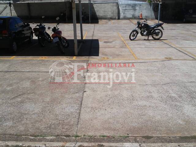 #662 - Apartamento para Venda em Arapongas - PR