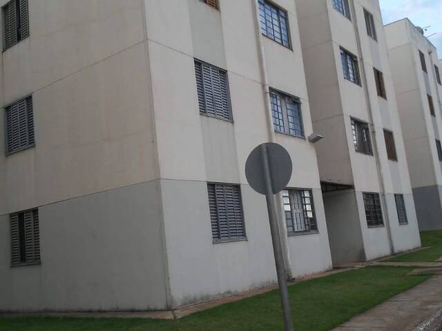 #662 - Apartamento para Venda em Arapongas - PR - 2