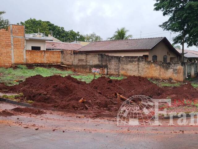 #924 - Terreno para Venda em Arapongas - PR - 1