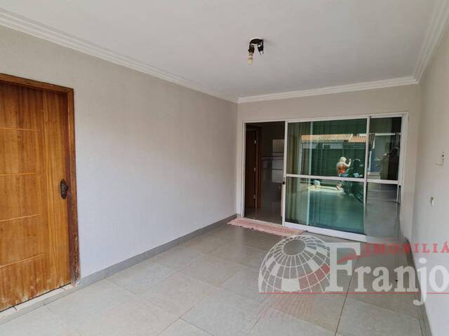 #1042 - Casa para Venda em Arapongas - PR