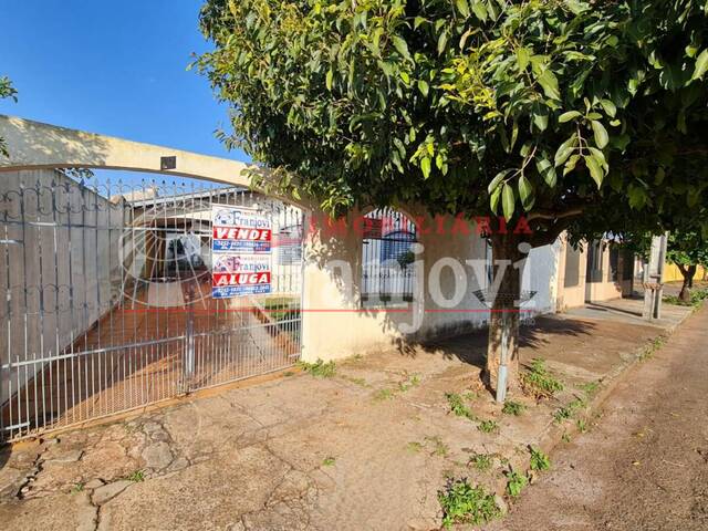 #1070 - Casa para Venda em Arapongas - PR