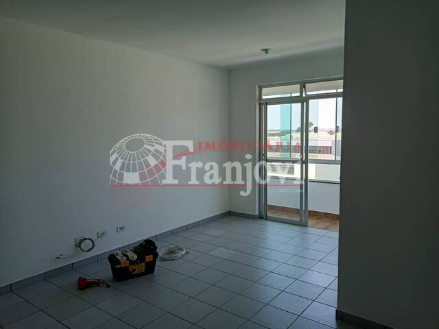#1094 - Apartamento para Venda em Arapongas - PR
