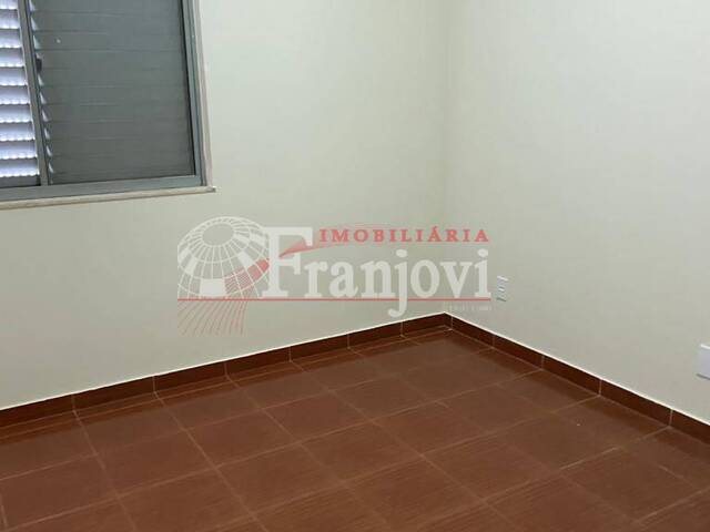 Apartamento para Venda em Londrina - 5
