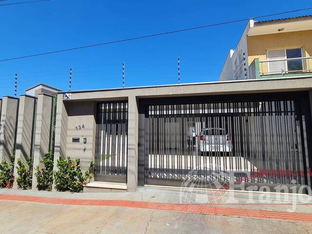 #1330 - Casa para Venda em Arapongas - PR