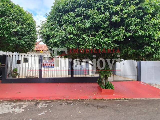 #1380 - Casa para Venda em Arapongas - PR