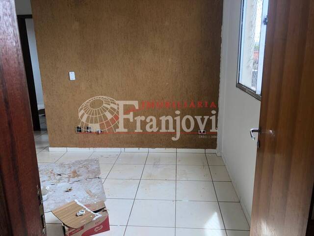 #1417 - Apartamento para Venda em Arapongas - PR