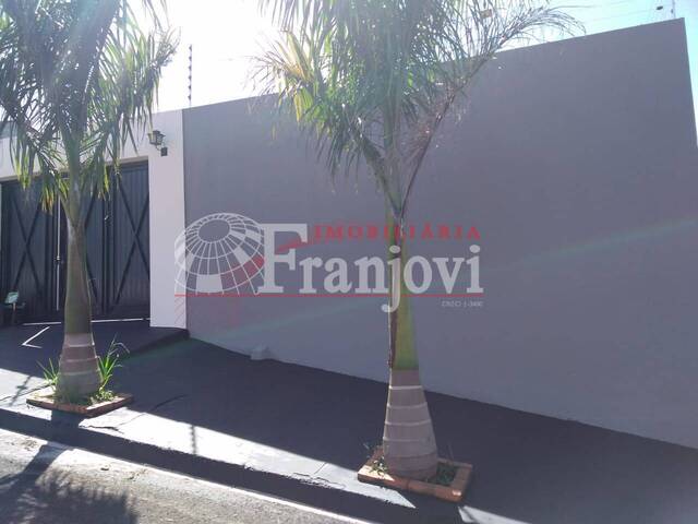 #1451 - Casa para Venda em Arapongas - PR