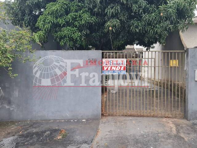 #1512 - Casa para Venda em Arapongas - PR