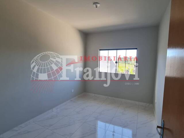 #1596 - Casa para Venda em Arapongas - PR