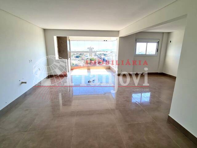 #1645 - Apartamento para Venda em Arapongas - PR