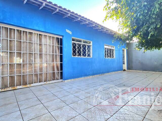 #1647 - Casa para Venda em Arapongas - PR