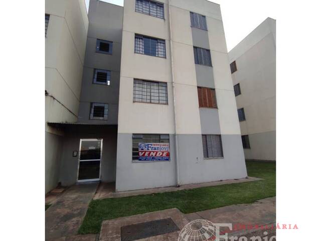 #1707 - Apartamento para Venda em Arapongas - PR - 2