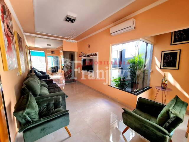 #1727 - Casa para Venda em Arapongas - PR