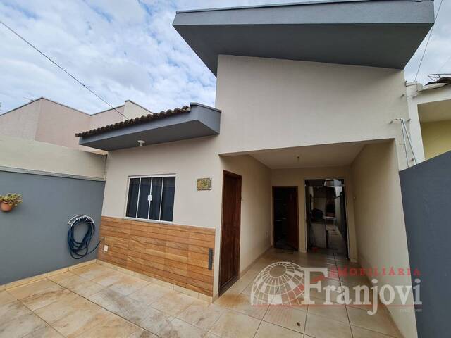 #1912 - Casa para Venda em Arapongas - PR