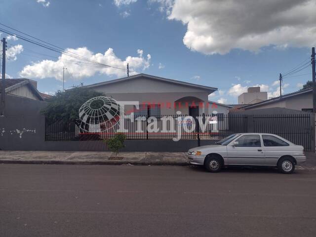 #1921 - Casa para Venda em Arapongas - PR