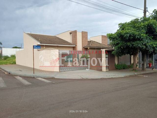 #1945 - Casa para Locação em Arapongas - PR