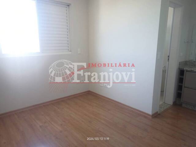 #2027 - Apartamento para Locação em Arapongas - PR - 2