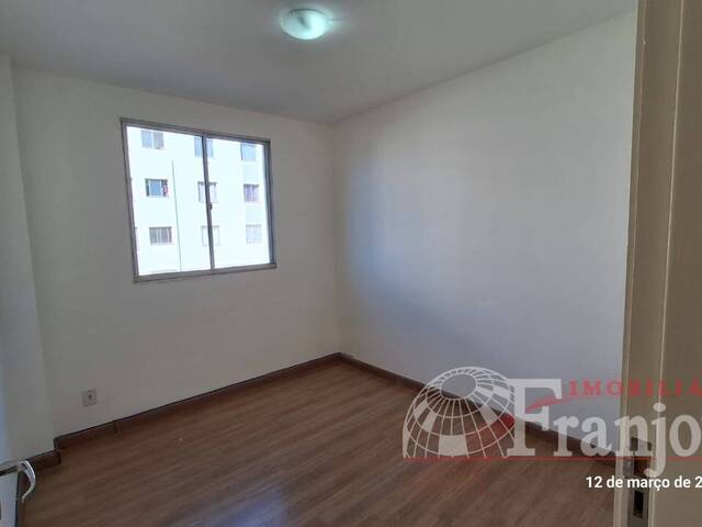 #2041 - Apartamento para Locação em Arapongas - PR - 2