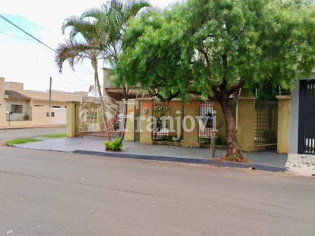 #2072 - Casa para Venda em Arapongas - PR