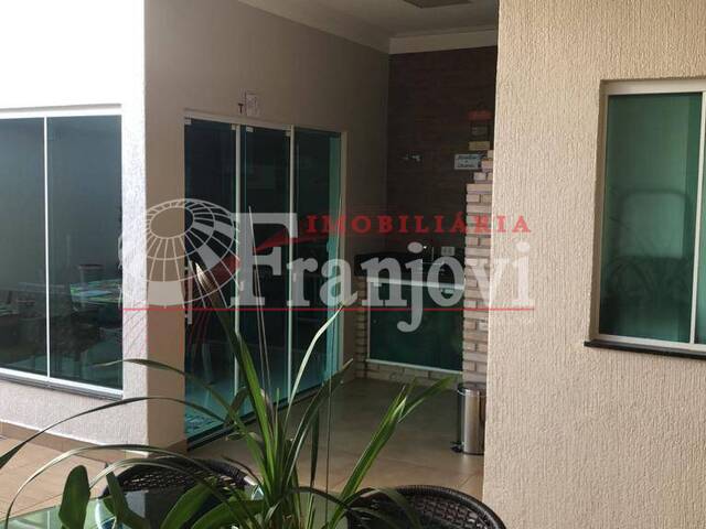 #2162 - Casa para Venda em Arapongas - PR