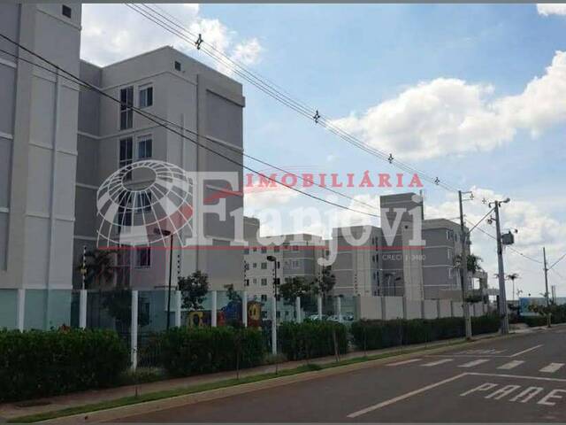 Apartamento para Venda em Arapongas - 2