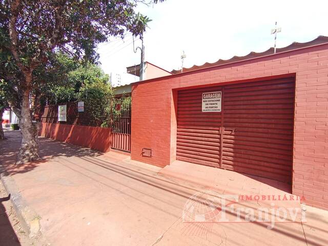 #2322 - Casa para Locação em Arapongas - PR