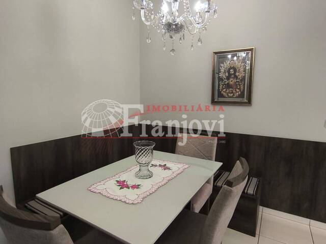 #2325 - Apartamento para Venda em Arapongas - PR