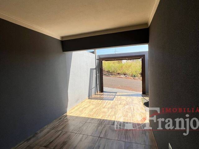 #2329 - Casa para Venda em Arapongas - PR