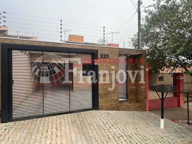 #2375 - Casa para Venda em Arapongas - PR