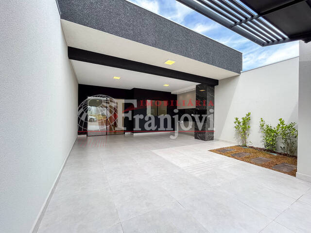 #2566 - Casa para Venda em Arapongas - PR