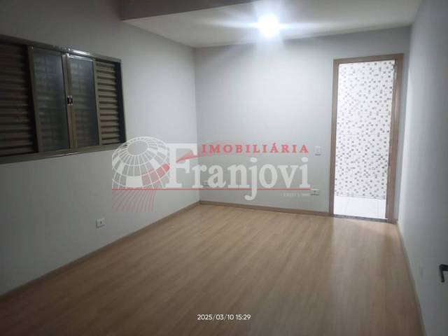 #2635 - Casa para Locação em Arapongas - PR