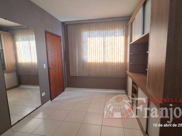 #1771 - Apartamento para Venda em Arapongas - PR - 2