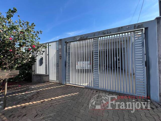 #2697 - Casa para Venda em Arapongas - PR - 2