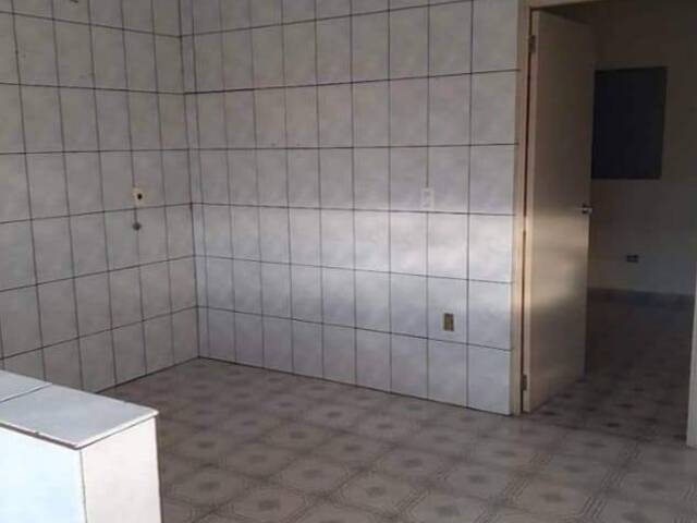 #2702 - Casa para Venda em Arapongas - PR - 3