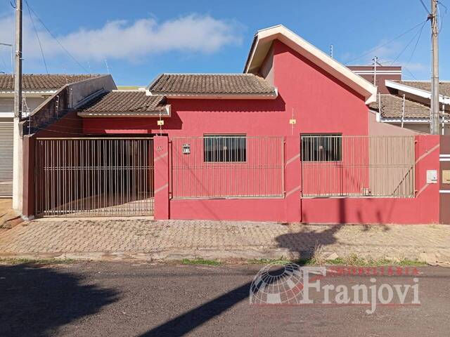 #2605 - Casa para Locação em Arapongas - PR