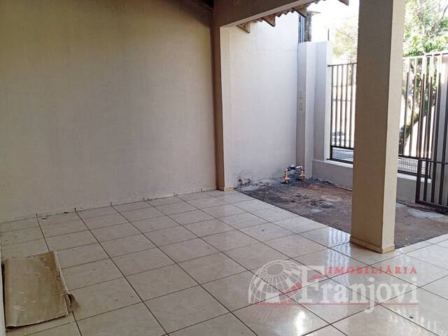 #2709 - Casa para Locação em Arapongas - PR - 2