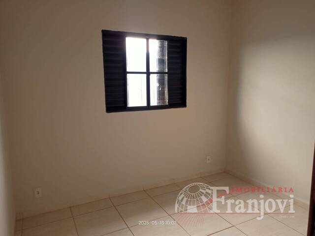 #2710 - Casa para Locação em Arapongas - PR - 2