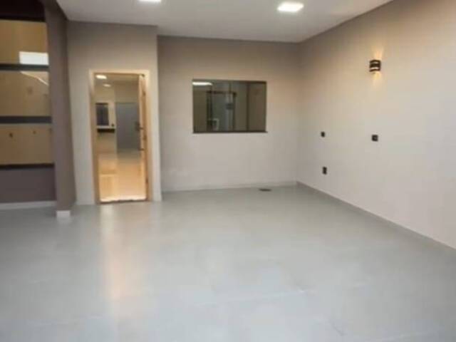 #2749 - Casa para Venda em Arapongas - PR - 2