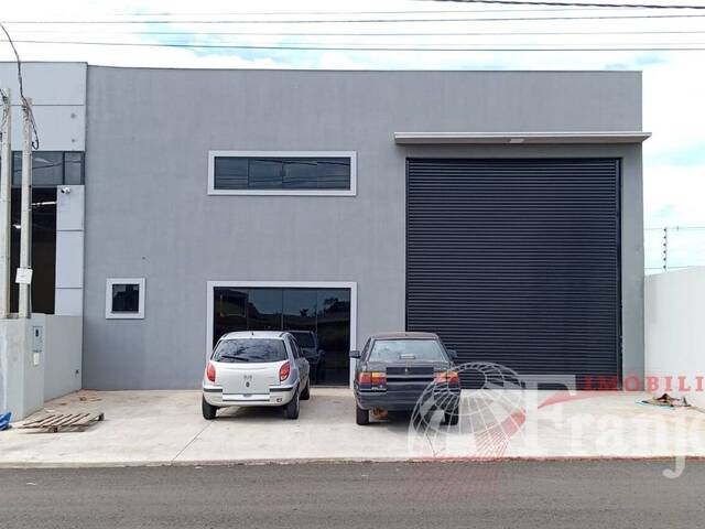 #1611 - Barracão para Locação em Arapongas - PR