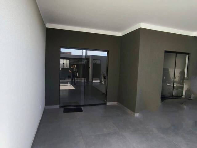 #2762 - Casa para Venda em Arapongas - PR - 2