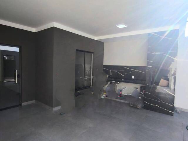#2762 - Casa para Venda em Arapongas - PR - 3