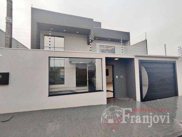 #2767 - Casa para Venda em Arapongas - PR - 2