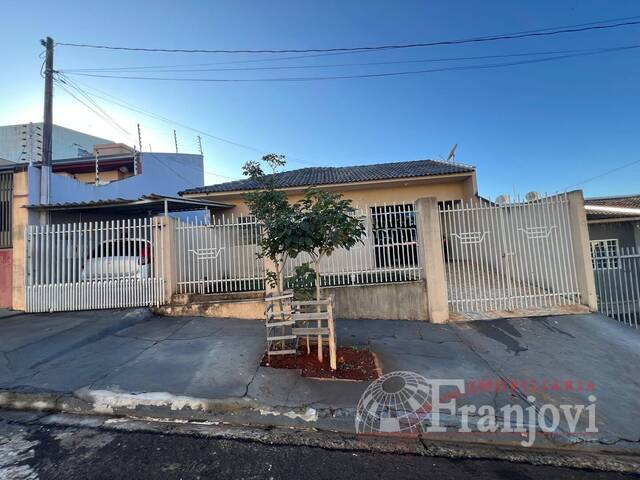 #2780 - Casa para Venda em Arapongas - PR - 2
