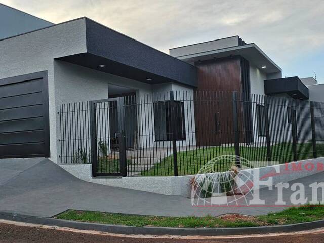 #2783 - Casa para Venda em Arapongas - PR - 2